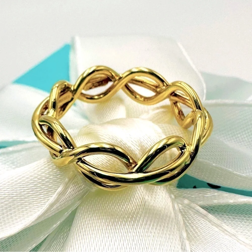 RARE Tiffany & Co. 1980 Jean Schlumberger 18K Yellow Gold Ring with Packaging